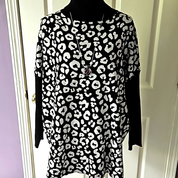 NWT Ninety Clothing Co. animal print sweater - Picture 1 of 7